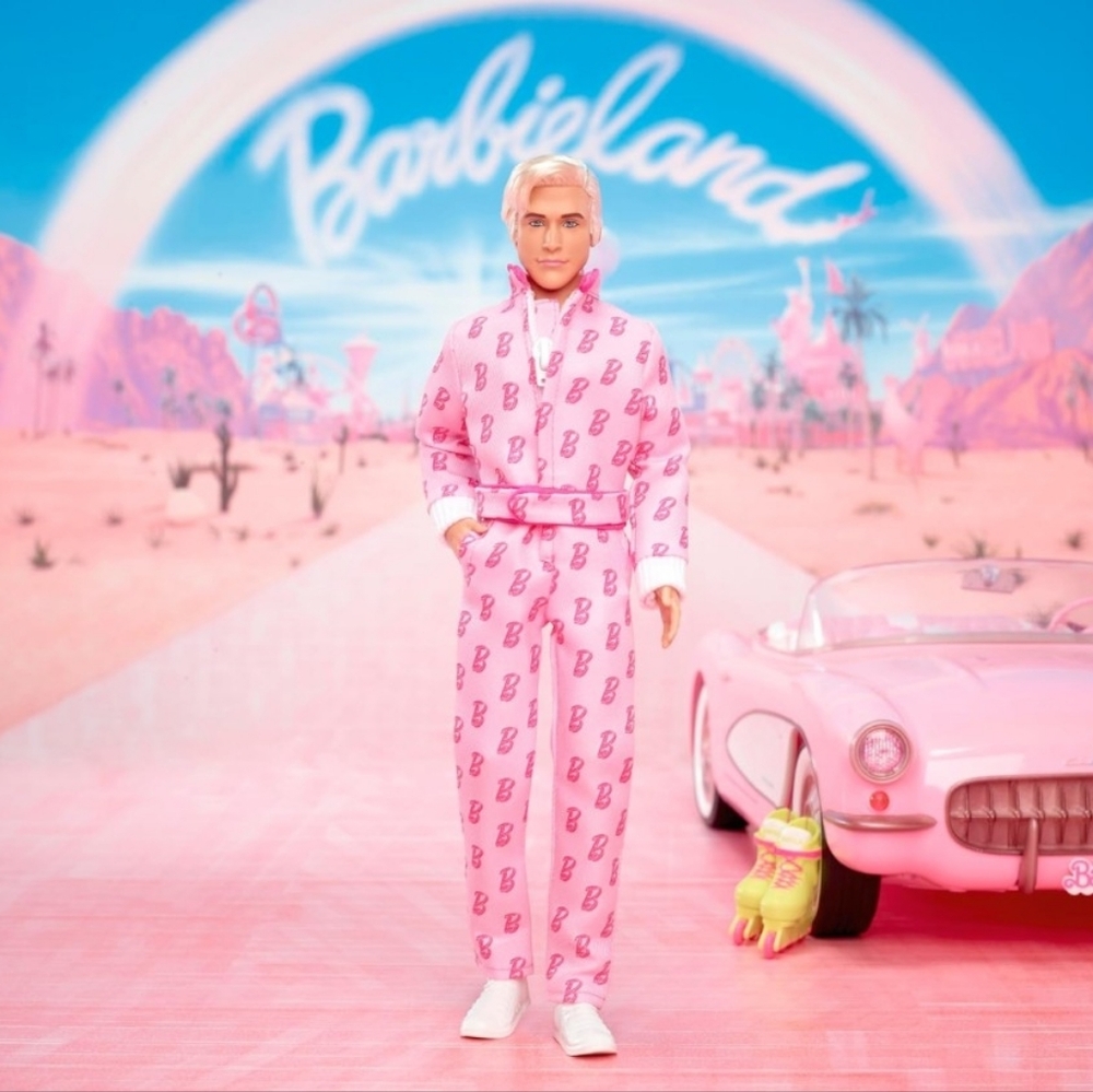 Barbie The Movie 2 Doll Set With Pink Cadillac - Picture 3 of 14